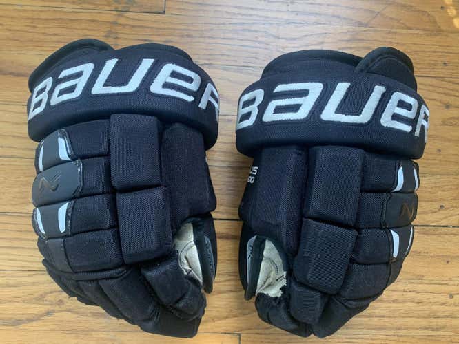 Black Used Senior Bauer Nexus N2900 Gloves 13"
