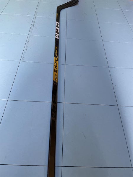 Senior Right Handed Super Tacks AS2 Pro Toe Pattern Hockey Stick