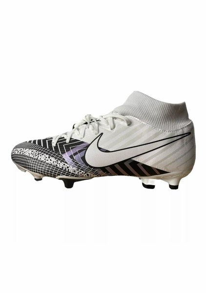 New Size 9.5 (Women's 10.5) Nike Cleats