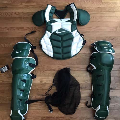 Adult Nike Vapor Catcher's Set