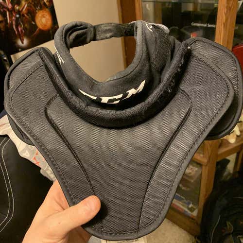 CCM TC 500 Senior Goalie Neck Protector-