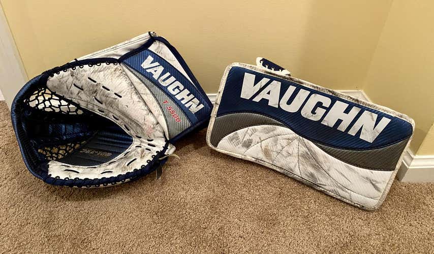 Used Senior Vaughn Full Right T-5500 Catch & Velocity 7000 Blocker - White/Blue/Silver Weave