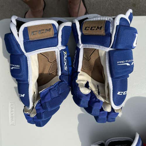 Blue Senior CCM Tacks 4 Roll Pro III 14"  Gloves