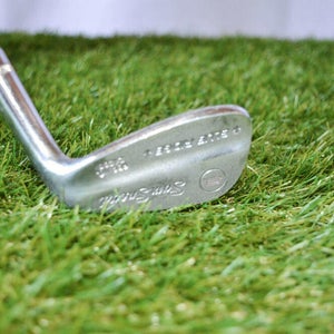 Wilson 	Sam Snead Blue Ridge	9 Iron	Right Handed	34.75"	Steel	Stiff	New Grip