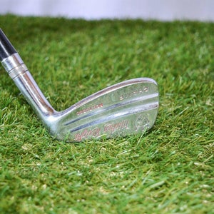 Wilson	Mickey Wright Champ	8 Iron	Right Handed	35"	Steel	Stiff	New Grip