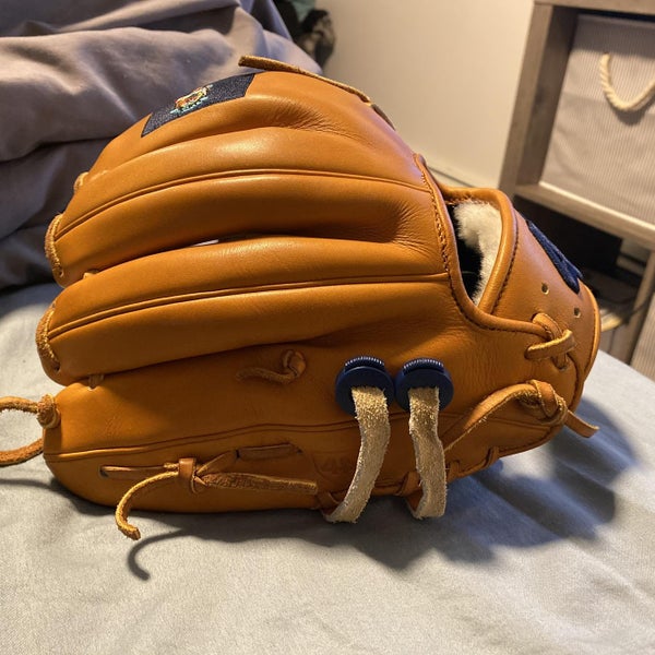 Brown High School/College Infield 11.5" Baseball Glove