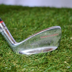 Wilson	Julius Boros Professional	8 Iron Right Handed	35.75"	Steel	Stiff	New Grip
