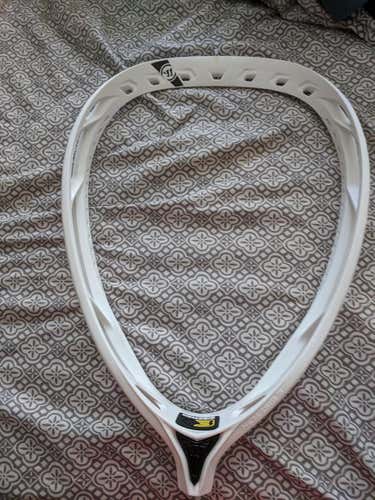 New Warrior Unstrung Nemesis 3 Goalie Head