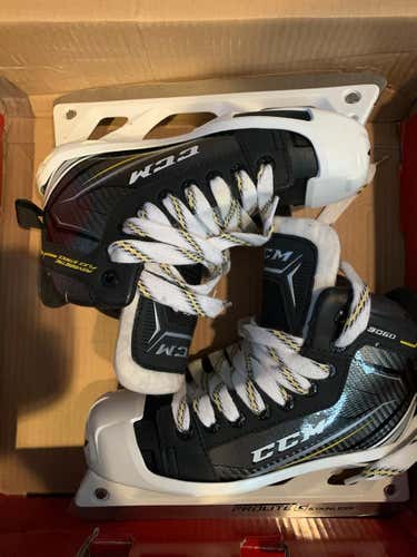 New CCM Tacks Hockey Goalie Skates Regular Width Size 4