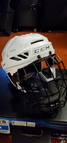 Large CCM Fitlite 3DS Helmet - White