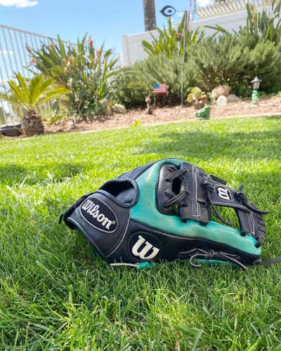 Wilson A2000 RC22 11.5