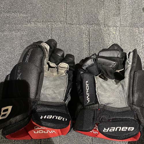 Black Used Bauer Vapor X800 13" Gloves