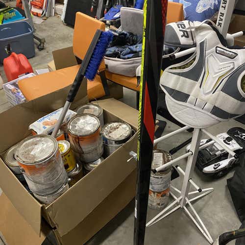 Senior Right Handed Vapor FlyLite Hockey Stick