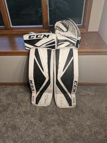 White Used Intermediate 31" CCM Regular P2.9 Goalie Full Set