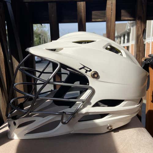 White Adult Player's Cascade R Helmet