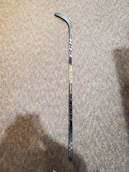 New CCM Super Tacks AS2 Pro RH P28 85 flex Pro Hockey Stick