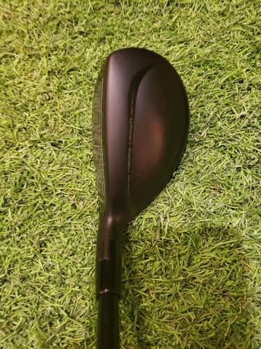 Cleveland Used Right Handed Men's Regular Flex 2H Hybrid