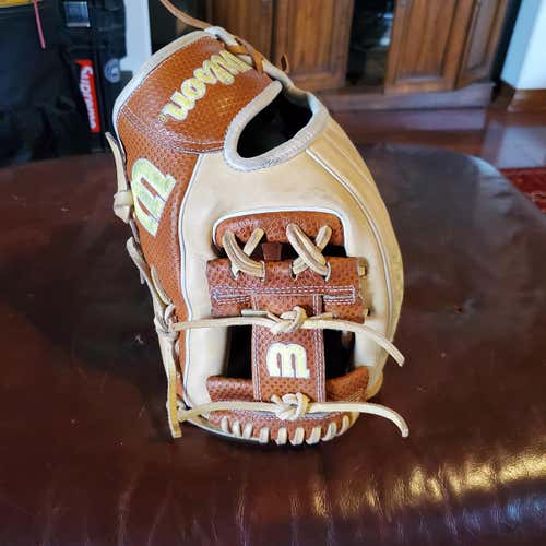 Wilson A2000 Glove