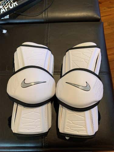 Used Medium Nike Vapor Elite Arm Pads Arm Pads