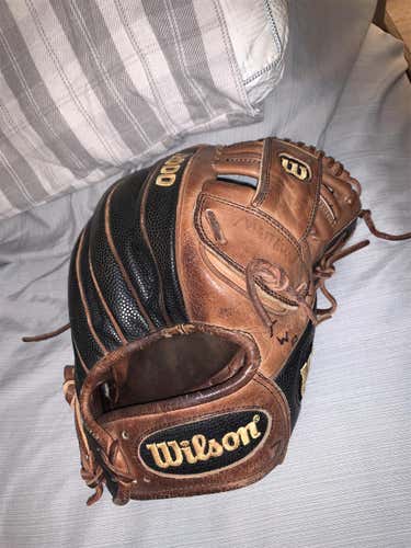 High School/College Right Hand Throw A2000 G5 11.75" Baseball Glove