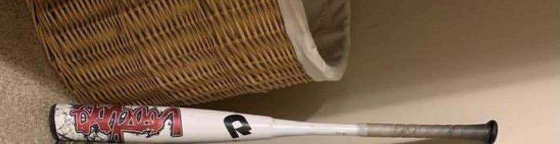 High School/College DeMarini Voodoo 33" Bat