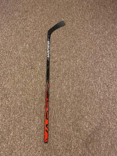Intermediate Right Handed Vapor FlyLite Mid Pattern  Hockey Stick