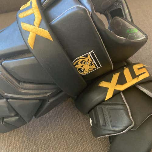 Colorado College STX Cell III 14" Lacrosse Gloves