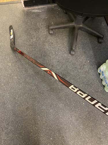 New Bauer Right Handed Vapor 1X Lite Hockey Stick P88