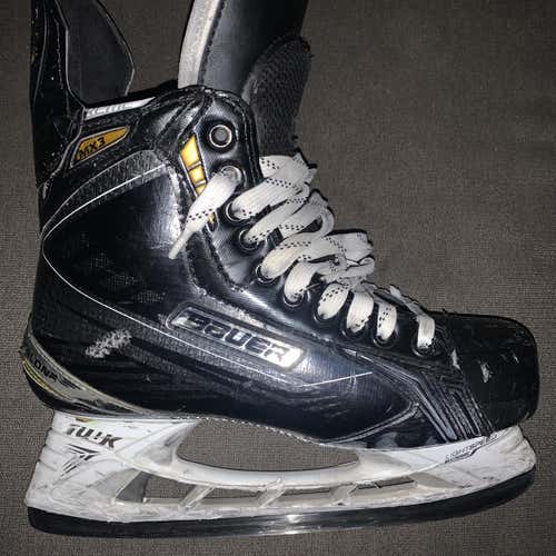 Senior Bauer Supreme MX3 Regular Width Pro Stock Size 8 Hockey Skates