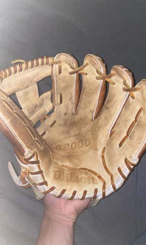 Brown High School/College Infield A2000 11.5" Baseball Glove