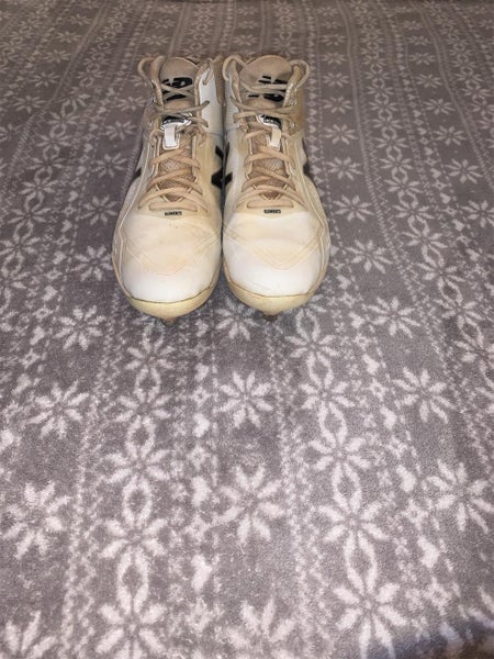 White Adult Men's Size 10.5 (W 11.5) Metal New Balance Cleats
