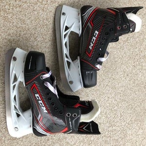 New Junior CCM JetSpeed Shock Hockey Skates Regular Width Size 4