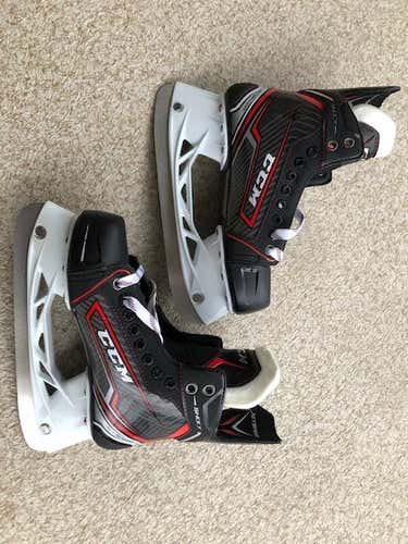 New Junior CCM JetSpeed Shock Hockey Skates Extra Wide Width Size 4