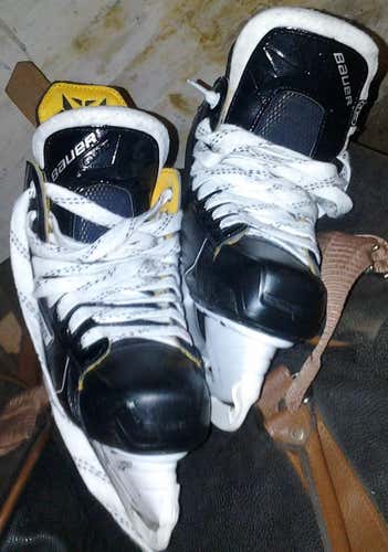 Junior Bauer Supreme ELITE LE Hockey Skates Size 2.5