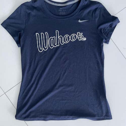 Nike Wahoos shirt medium