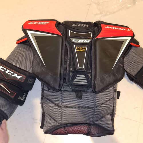 Senior Large CCM Extreme Flex Shield 2 Goalie Chest Protector