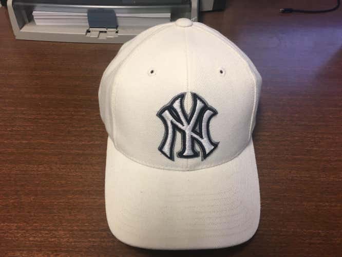 Hat New York Yankees White Adjustable Acrylic Wool Puma Tags Included BRAND NEW