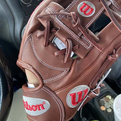 New Right Hand Throw A2000 11.75" Baseball Glove