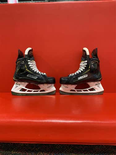 Senior Bauer Supreme 2S Pro Regular Width  Size 7 Hockey Skates
