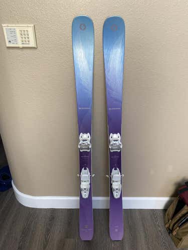 Used Women's 2019 Blizzard All Mountain Black Pearl 88 159cm Skis With Marker Squire 11 ID Bindings