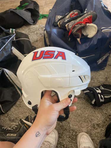 CCM Fitlite 60  Helmet