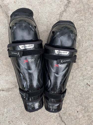 Senior Bauer Vapor X900 Lite  Shin Pads