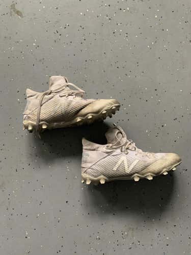 White Used Adult Men's Size 9.5 (Women's 10.5) New Balance Cleats