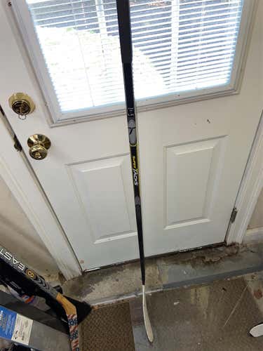 Senior Right Handed Super Tacks Mid Pattern Pro Stock Hockey Stick