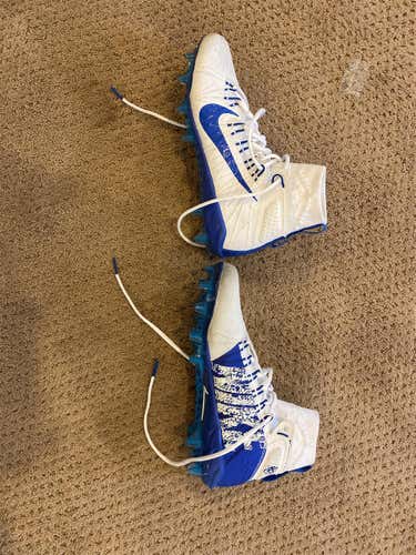 Adult Size 10 (Women's 11) Nike