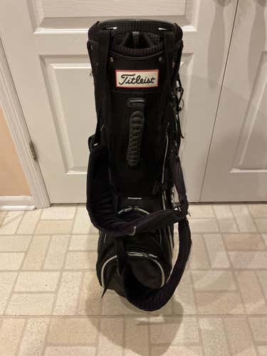 Black Men's Titleist Bag