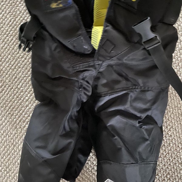 Black Junior XL Bauer Supreme 1S Hockey Pants