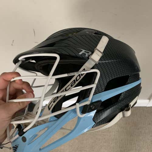 Black Adult Player's Cascade R Helmet