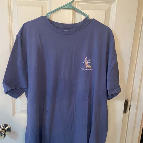 Vineyard Vines T Shirt