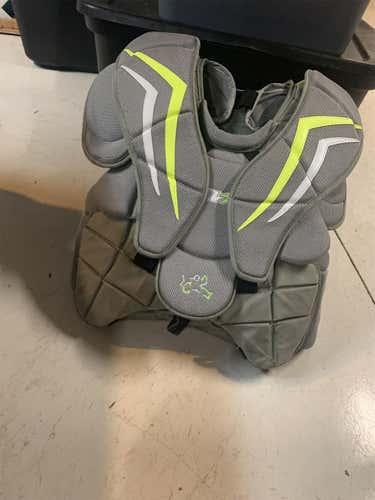 Senior Small Vaughn Velocity V7 XF Pro Chest and Arm Protector Goalie Chest Protector